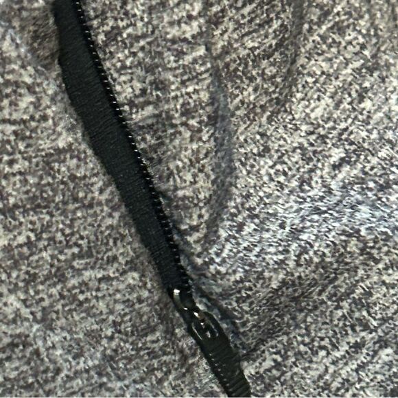 Lululemon reversible black gray athletic training active shorts women’s 6 - Picture 3 of 9